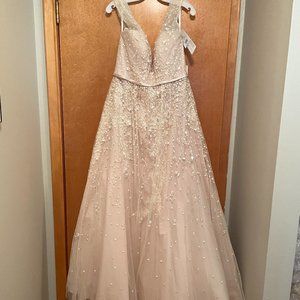 Melissa Sweet Wedding Gown NWT applique flowers 14